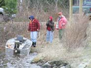Author talks to local fishermen at Seloam Lake Derby